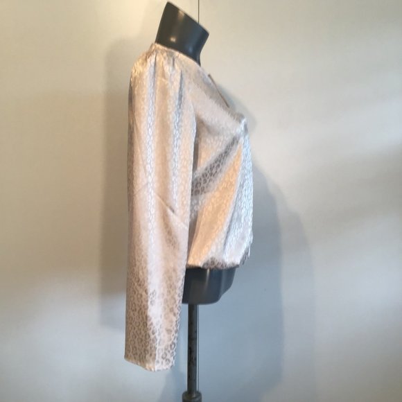 Sincerely Jules Satin Leopard Print Blouse Size S - Picture 3 of 7